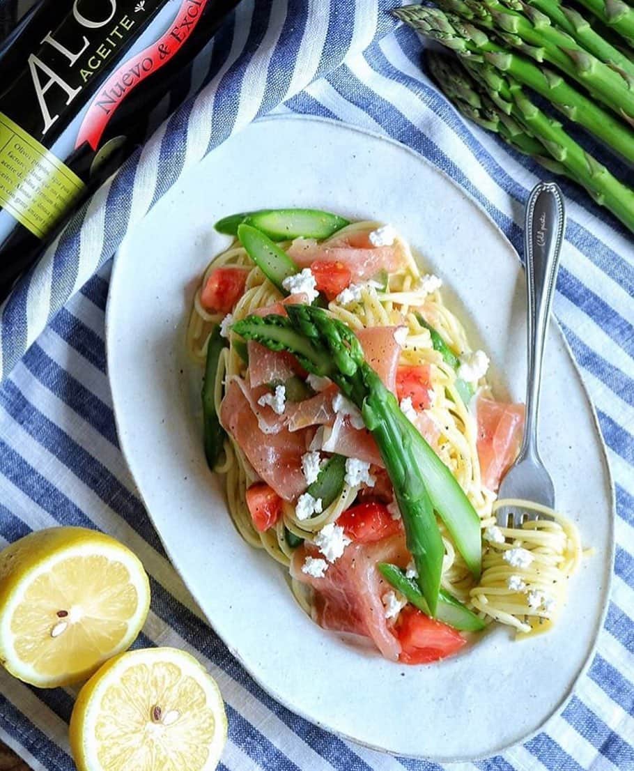 Locariのインスタグラム：「今夜の夕食はひんやりした食感とさっぱりした味わいの冷製パスタで決まり🍝 ぜひ @ryoya.saya.h_h  さんのレシピを参考にしてみてください😉✨ . . . #パスタ #冷製パスタ #おうちごはん #おうちごはんlover #おうちごはん部 #おうちごはんラバー #簡単レシピ #ご飯 #夜ご飯 #お昼ご飯 #カフェご飯 #美味しいご飯 #お洒落ご飯 #お家ご飯」