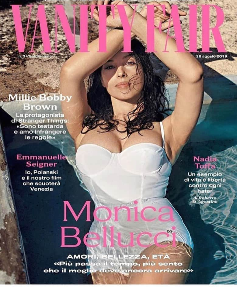 モニカ・ベルッチさんのインスタグラム写真 - (モニカ・ベルッチInstagram)「❤️ Cover story just out @vanityfairitalia by @thiemosander  Swimsuit @dolcegabbana  Hair @cedrickerguillec Mua @letiziacarnevale  Stylist @barbarabaumel  Production @handk_officiel  #monicabellucci#coverstory#vanityfair#italia#swimsuit#dolcegabbana#моникабелуччи」8月22日 18時12分 - monicabellucciofficiel