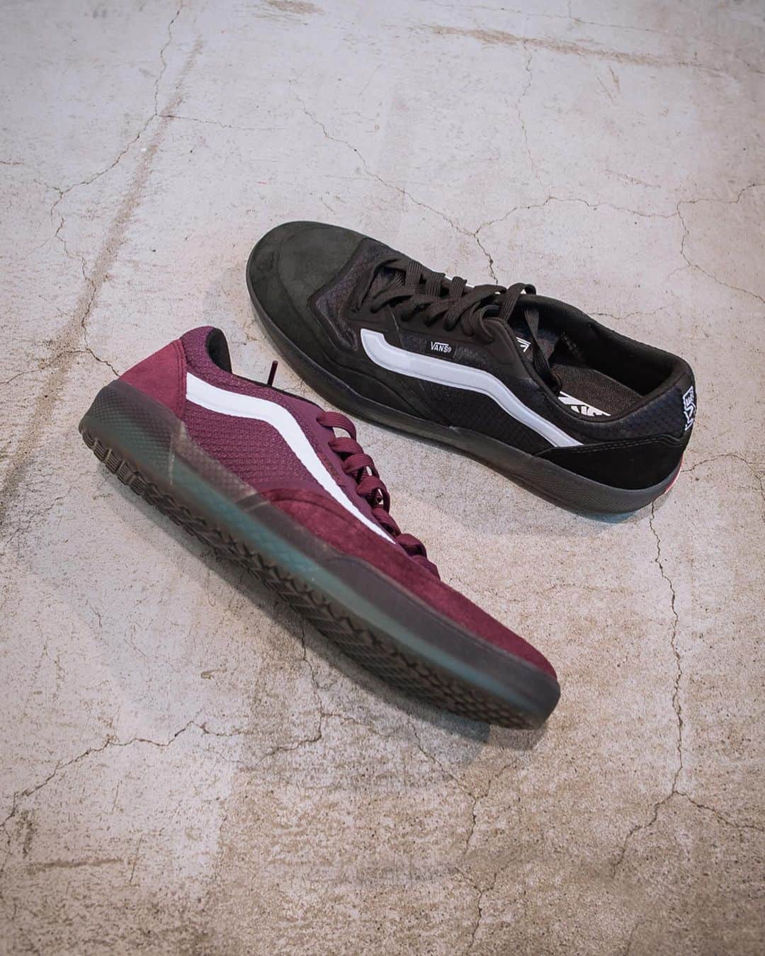 のインスタグラム：「… NEW ARRIVAL . "SKATER OF THE YEAR"を受賞した、LAを代表するカリスマスケーター、ANTHONY VAN ENGELENがVANSとタッグを組んで最新シグネチャーシューズ"AVE PRO(AVE プロ)"をリリース。 人気機種『OLD SKOOL（オールドスクール）』をベースにアップデートを施したデイリーに使えるデザインです。 ・ @vansskate  #harajuku_beams  #beams」