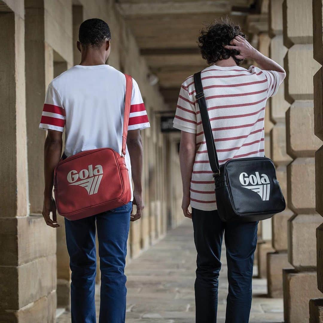のインスタグラム：「A true essential, the Redford messenger bag is back with a 💥⠀ ⠀ #messengerbag #retro #retrostyle」