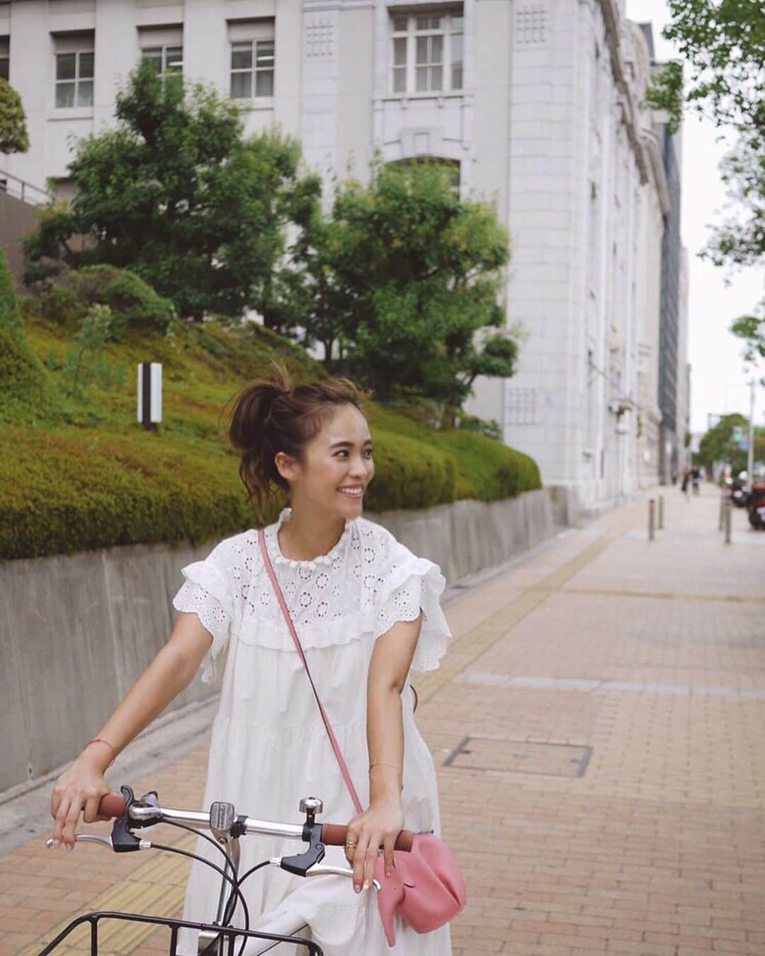 Risako Yamamotoさんのインスタグラム写真 - (Risako YamamotoInstagram)「おつかいは自転車で🐘🚲💭💗 ・ ・ #ootd #coordinate #fashion #rosymonster #loewe」8月22日 18時27分 - risako_yamamoto