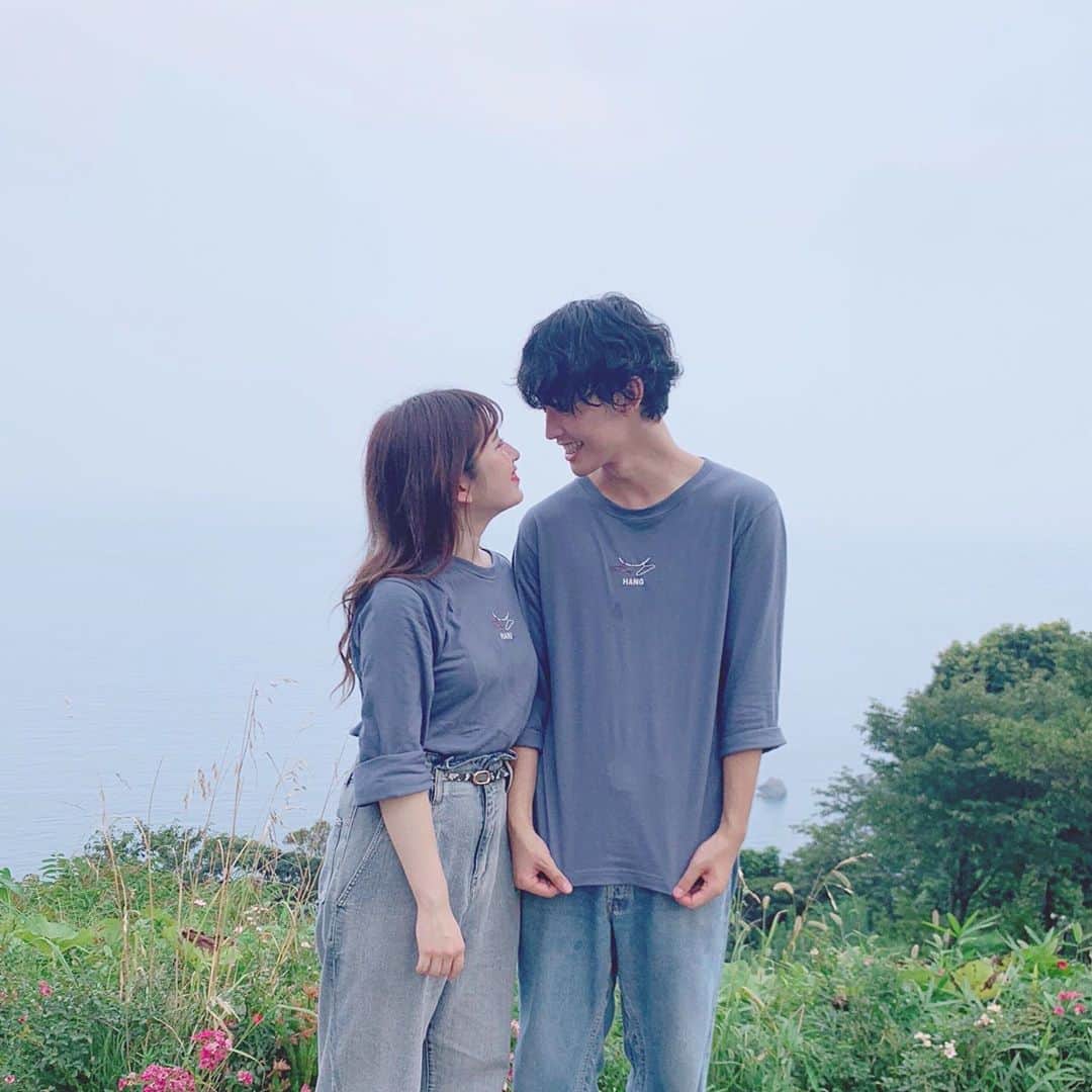 青木菜花のインスタグラム：「.﻿ .﻿ 熱海旅行🌷﻿ お揃いの洋服可愛い〜楽しかった！！！﻿ ﻿ 運転ありがとう！🥰﻿ .﻿ . #なのかじ #熱海旅行 #ペアルック #お揃いコーデ #instagood #instalike #l4l」