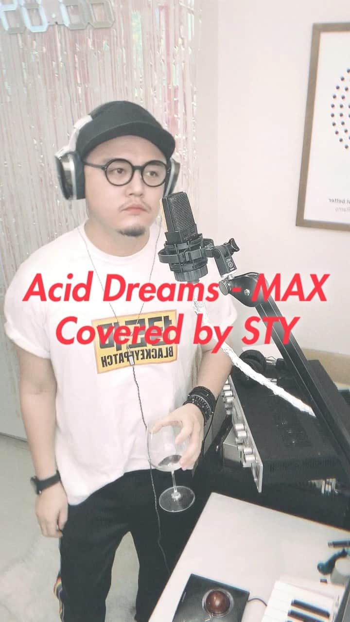 STYのインスタグラム：「#cover #mesinging #AcidDreams #MaxAcidDreams #Max #MaxMusic #RnBcover #RnB #AcousticCover #カバー #coversong #singer #instacover #instagramsinger #acousticcover #vocal #sing2music @maxmusic . この曲とにかく歌うのが楽しすぎて。自分のダメな歌のクセが出てるの気づいてない(T_T)笑」