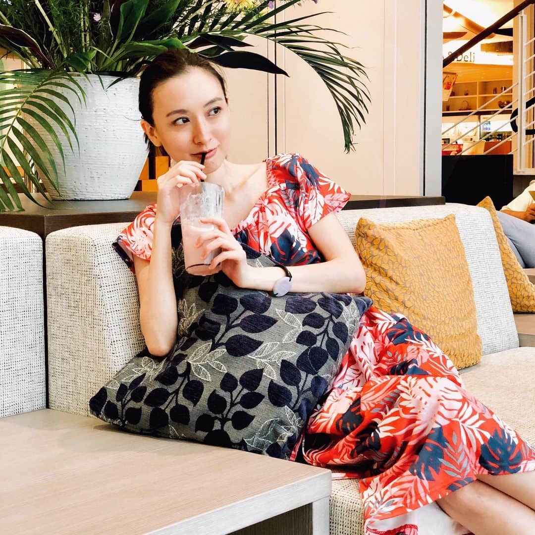 前田紀至子さんのインスタグラム写真 - (前田紀至子Instagram)「お盆の間少し体調を崩していましたが、お陰様で漸く復活です。 温かいお言葉をくださった皆様、本当にありがとうございました！ 今の一番の願いはお仕事の遅れを取り戻すこととスパラクーアへ行きたいこと（笑） 願わくば、ユーロフィアでの極上デトックスマッサージ後、上機嫌でクリームソーダ飲んでいたこの頃に戻りたいなぁ… これからは更に身体の声に耳を傾けながら、こまめな心身のメンテナンスを心掛けたいと思います。皆さまもくれぐれもご自愛くださいね。 #デトックスでキレイ#スパラクーア#スパラクーアアンバサダー#ユーロフィア」8月22日 19時53分 - ki45m