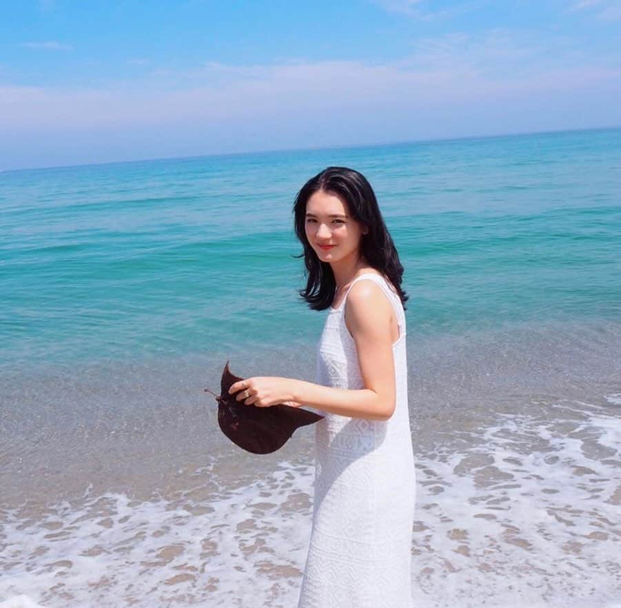 石坂友里さんのインスタグラム写真 - (石坂友里Instagram)「yangyang  beach🏖☀️ 水が透き通ってるヤンヤンビーチ🏖3日間の夏休み終わり🏄‍♀️!明日からまた頑張る✊🏻✊🏻 양양바다 물이 진짜 진짜 깨끗해요🏖3일동안 여름휴가 끝🏄‍♀!️내일부터 다시 힘내야겠어요✊🏻✊🏻 #yangyang#yangyangbeach#양양#양양바다」8月22日 19時53分 - yuri.d