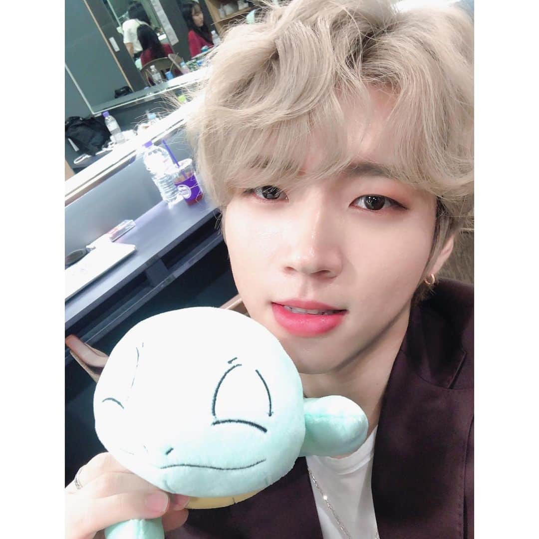 ウヒョン のインスタグラム：「꼬북씨랑 우현씨 ~」