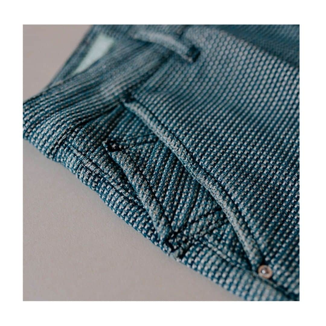 Entre Amis Officialさんのインスタグラム写真 - (Entre Amis OfficialInstagram)「Minimal details for a unique elegance _#EntreAmis #menswear #entreamisofficial #fashion #style #rinascente #art #napoli #tradition #ss19 #collection #men #lifestyle #editorial」8月22日 20時05分 - entreamis_official