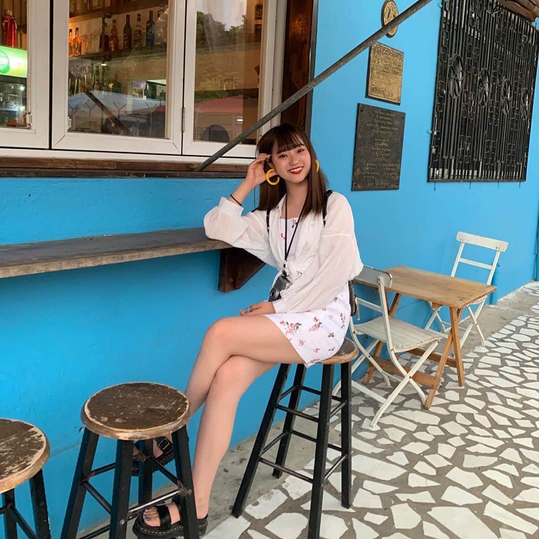 中町綾さんのインスタグラム写真 - (中町綾Instagram)「落ち着いたカフェで可愛かっただけどこの目の前の道路渡るの10分はかかった、アジア旅行あるある ・ ・ ・ ・ #instagood #instalike #l4l #kotakinabalu #caffe #コタキナバル #コタキナバルカフェ」8月22日 20時18分 - ayanakamachi