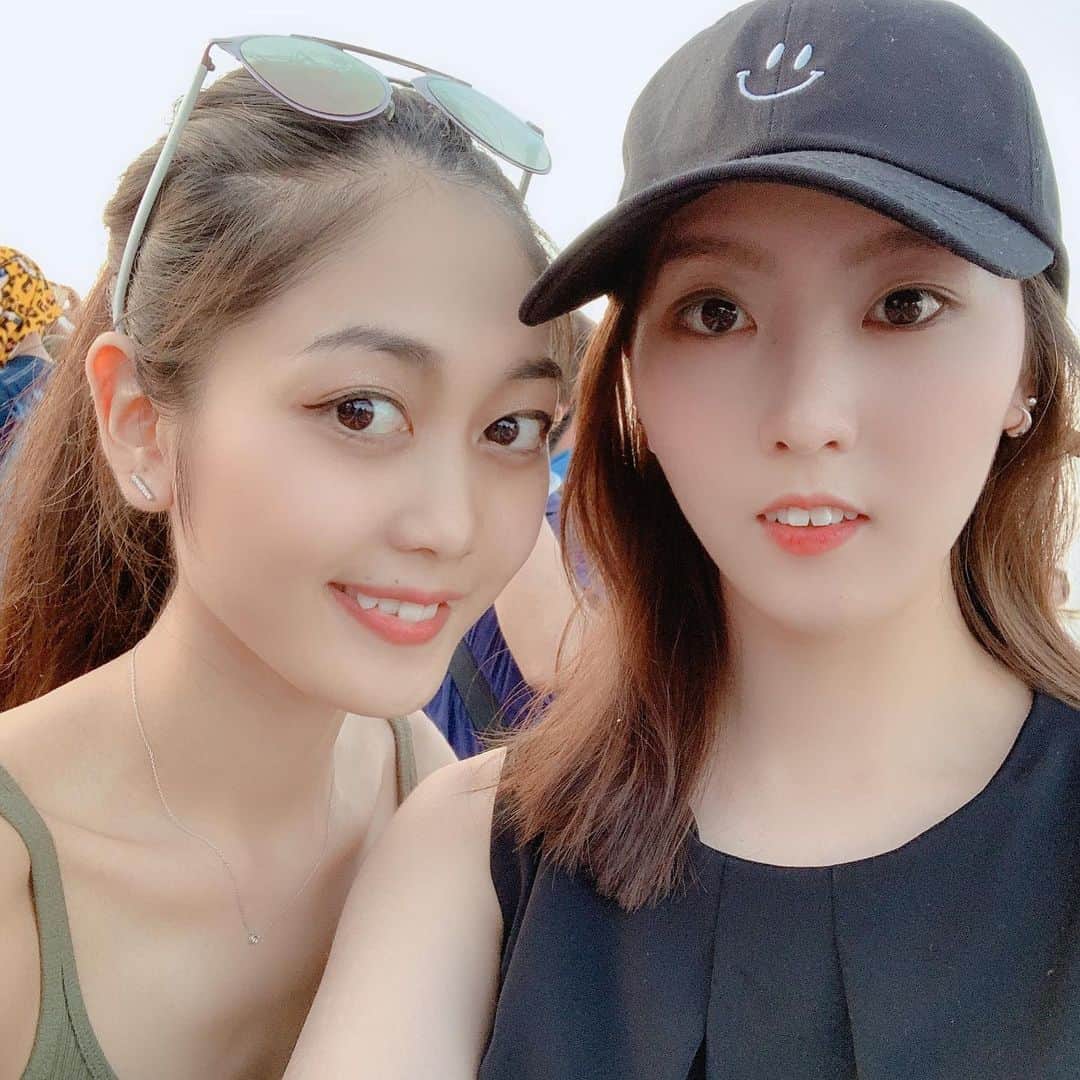 岡本麻佑のインスタグラム：「. Love My Bestie!!!😘出会って7年目。もっと長く一緒にいる気がしますが…いつも陽気で素直な心で楽しませてくれてありがとう！間違ってる時には怒ってくれ、落ちてる時には背中押してくれてありがとう！#bestfriend#bestie#girls#treasure#love#thankyou#高校1年生の頃から未だ途切れないLINE」