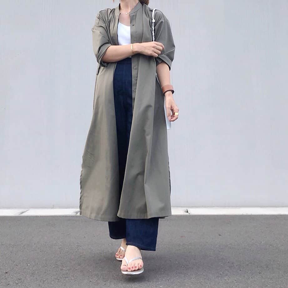 ryokoさんのインスタグラム写真 - (ryokoInstagram)「* 伊勢丹新宿のストロベリーショップで 小柄女性のためのファッションイベント「150cm-ish“STYLE”」が開催されます❤︎ * わたしが羽織として着ているこちらのワンピースもストロベリーショップのオンラインで買えますよ🛍太さの違うリボンのベルト付きで色々な着方が楽しめるんです☆今から秋まで長く着れるしシンプルだから着回しやすくてお気に入り👗 * イベントでは小柄な女性たちとつくったアイテムが販売されたり、インフルエンサー・スタイリストによるイベントも開催されるので@isetan_shinjuku_ladies_ssize をチェックしてみてね☺︎ * イベントは28日からですが、先行してオンラインで一部の商品が発売されていますよ〜！ * * * 【150cm-ish STYLE】 会期：8月28日～9月2日 最終日18時close 場所：伊勢丹新宿店本館6階催物場 * #おちびの輪 #おちびコーデ #150cmコーデ #150cmishstyle #fashion #code #outfit #outfitoftheday #coordinate #locari #mamagirl_sugotoku #コーディネート #コーデ #きょコ #デニムコーデ #カジュアルコーデ #ママコーデ」8月22日 20時12分 - ry.0123