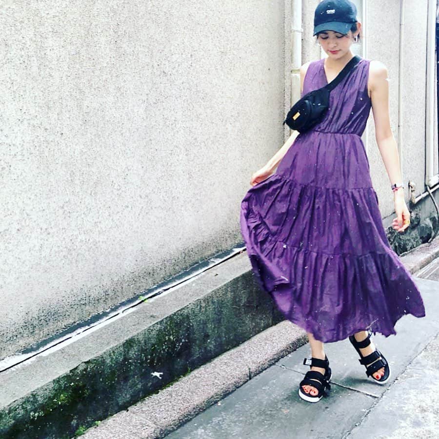 石井美絵子さんのインスタグラム写真 - (石井美絵子Instagram)「今年はティアードワンピース こちらCLASSY.の撮影で着させていただき 購入しました💘 女の子らしいワンピースなので 黒のカジュアル小物と共に💁‍♀️ #ティアードワンピース  #purple #purplefashion  #ootd #outfit #fashion #fashionsnap #fashionstyle #vintagefashion #私服 #ミカコのフク」8月22日 20時15分 - mikako.ishii