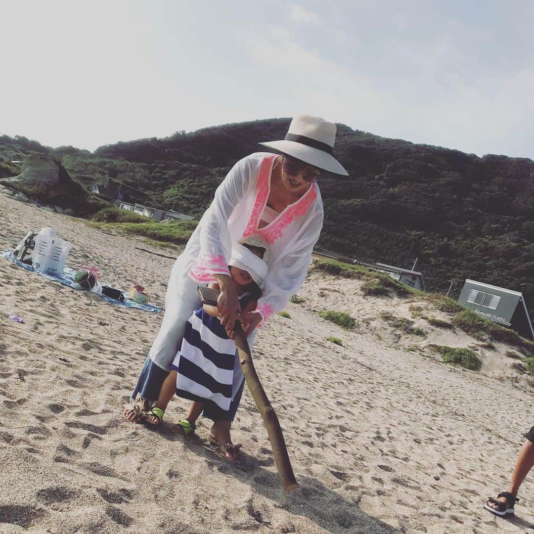 廣瀬規子さんのインスタグラム写真 - (廣瀬規子Instagram)「初めてのスイカ割り🍉 * #summermemories2019」8月22日 20時31分 - noriko_style