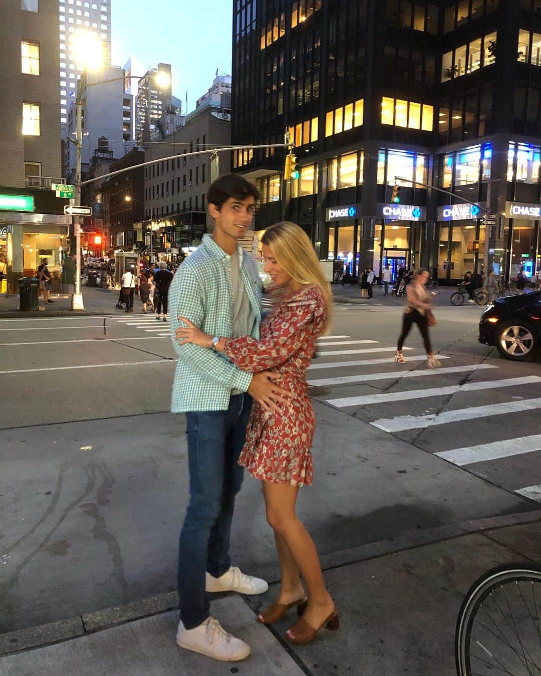 ピエール＝ユーグ・エルベールさんのインスタグラム写真 - (ピエール＝ユーグ・エルベールInstagram)「🌃🚦💃🏼🕺🏻🚕🥳 #newyorkcity」8月22日 20時35分 - pierrehuguesherbert