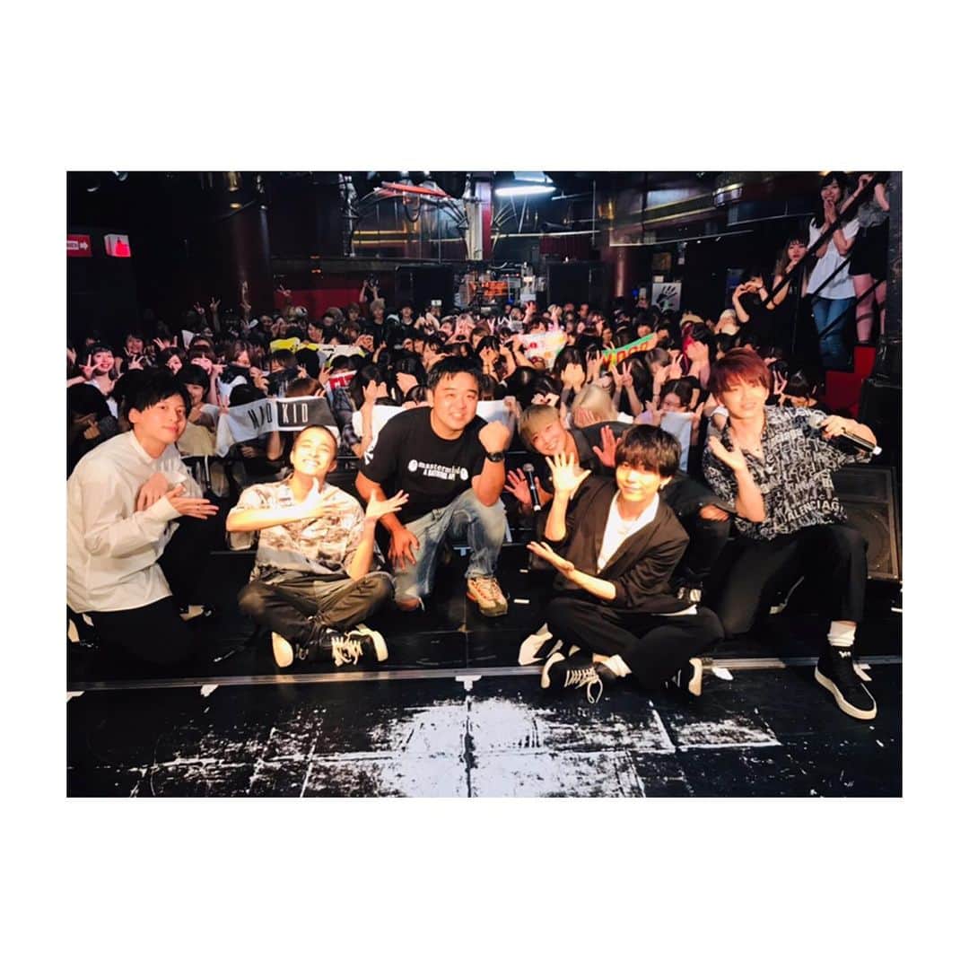 のインスタグラム：「初めてステージに立った渋谷ブエノス。Da-iCEをたった一人でつくりあげてくれた俊哉さんのバースデーを祝いに久々に立たせて頂きました。 ただ書くととまらないので、、、 おめでとうございます。 ありがとうございます。 これからもよろしくお願いします。」