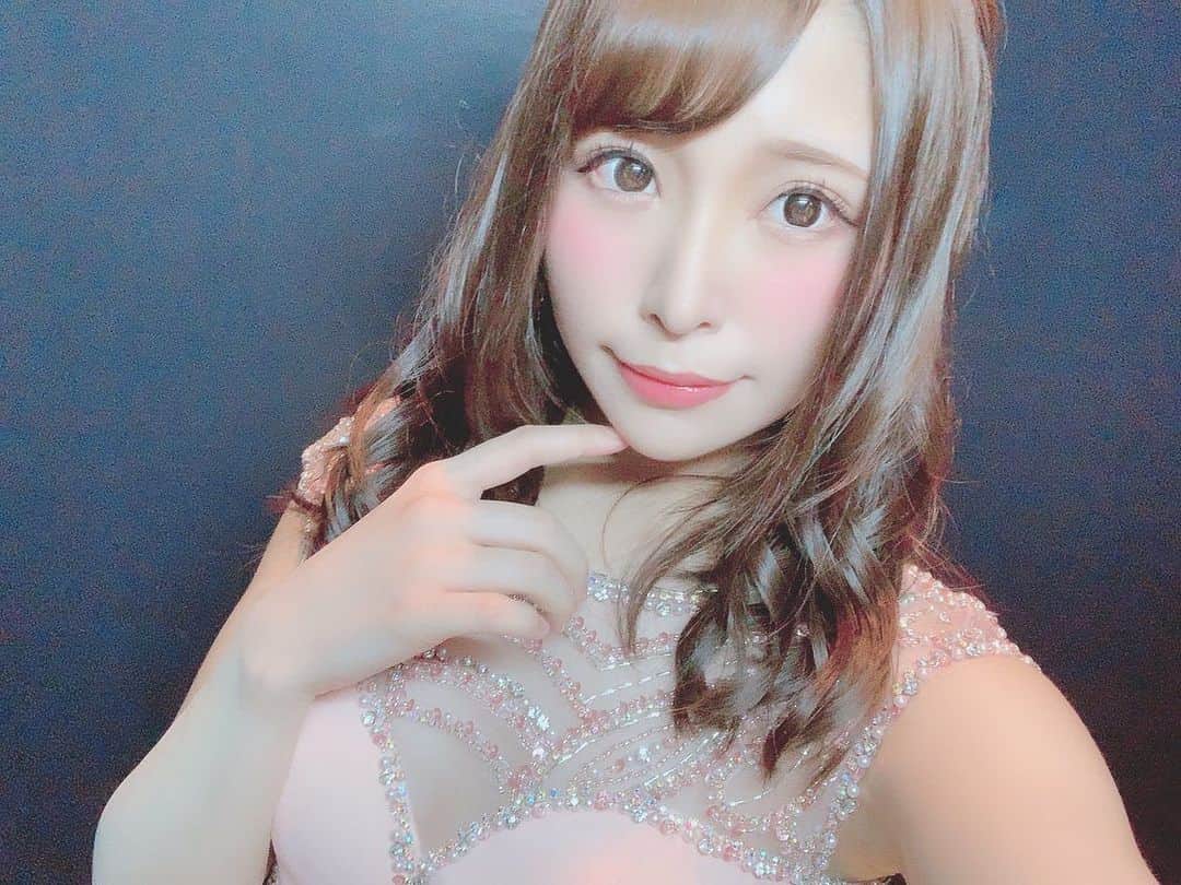 加藤ももかのインスタグラム：「❤🐲Red Dragon出勤告知🐲❤ ⏰8/23(金)20:00〜LAST 東京都港区六本木5-1-7 ストリートビル4F&8F✨Red Dragonさま❤ 💓来店予約&ご質問はこちらまで⬇️ 03-6447-0088 Twitter @roppongidragon  来店予約くれた方ありがとう😢💓 1番ゆっくりお話できる機会だと思う💋初めましてさんも仲良しさんも下戸さんも💓」