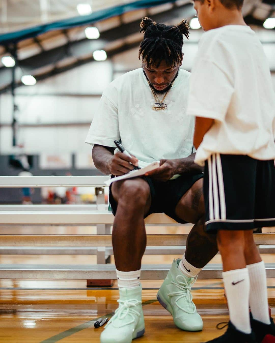 ネイト・ロビンソンさんのインスタグラム写真 - (ネイト・ロビンソンInstagram)「Another great summer & another great @brewstersportscenter basketball camp !!! Big thanks to  @israelandrxde @richesandsaint for coming and taking some beautiful pictures , appreciated y’all #holdat」8月23日 6時32分 - naterobinson