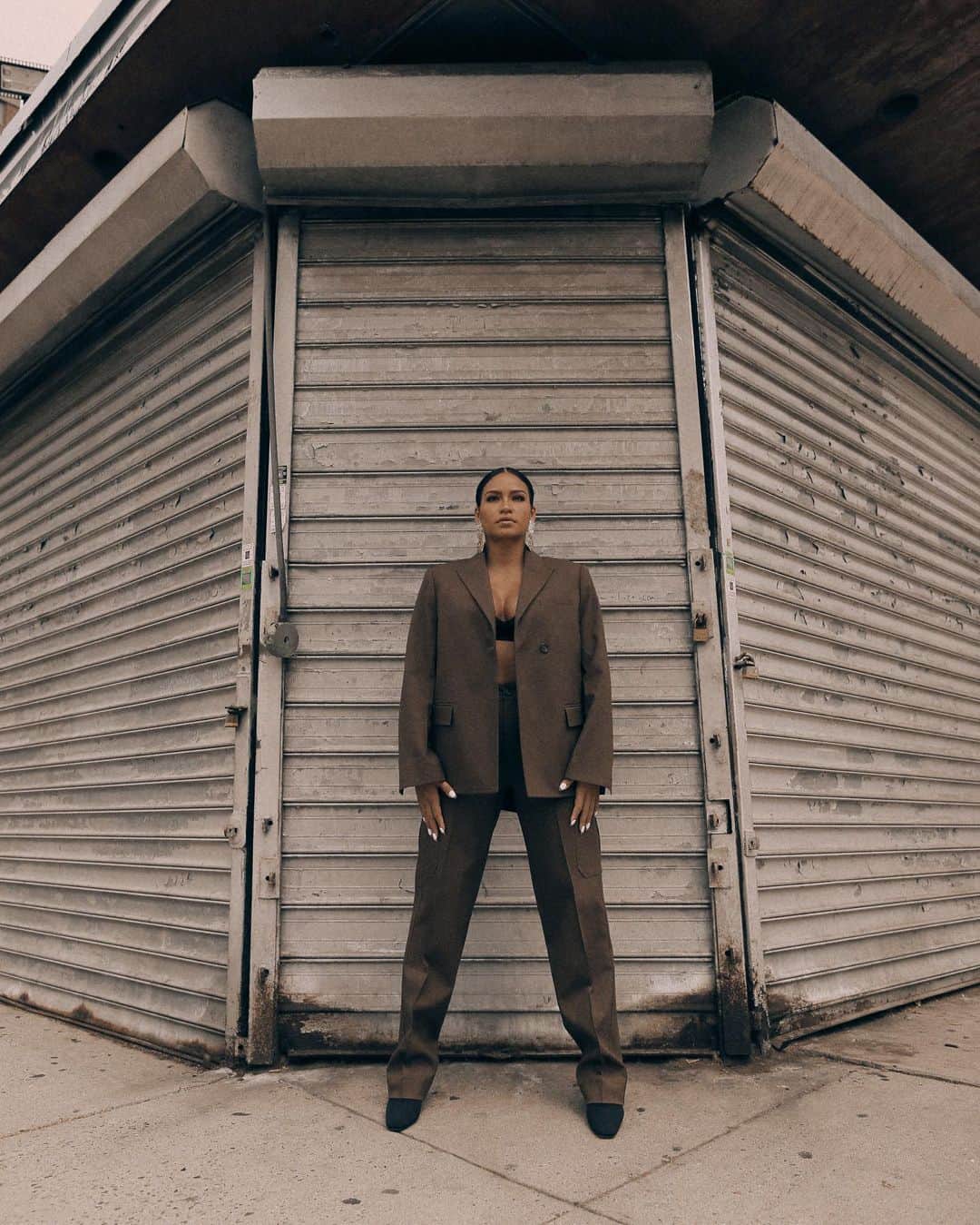 cassieのインスタグラム：「“Because true belonging only happens when we present our authentic, imperfect selves to the world, our sense of belonging can never be greater than our level of self-acceptance.” - @brenebrown」