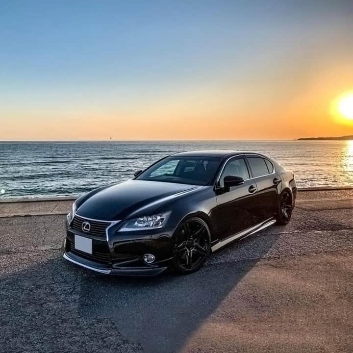 Lexus USAのインスタグラム：「Mods x Mother Nature. Thanks to @blacklexgsboyz350 for the visual. #LexusGS #LexusCustom」