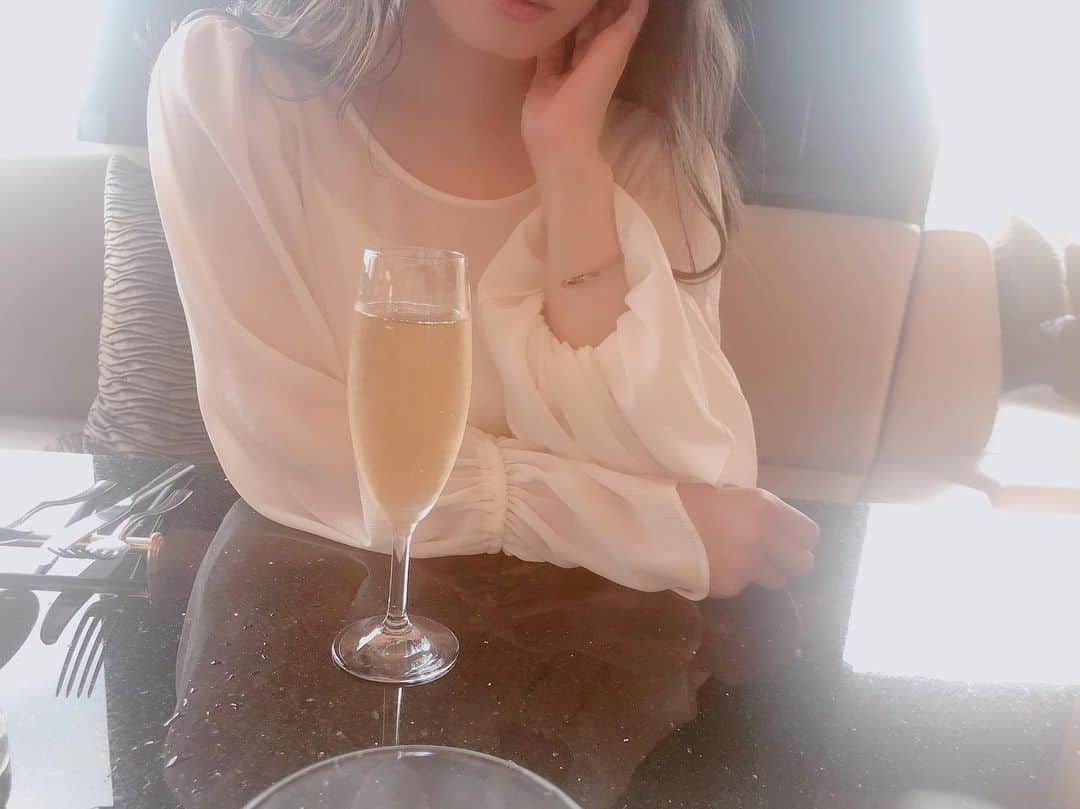 増田愛里菜のインスタグラム：「おはよう〜🌞 . 今日は朝からコケットアンナ ( @coquetteanna_official )の撮影だよ〜👗💕 . はじめてだからワクワク！ . . 💗コケットアンナ💗を知らない人はフォローしてくれたら嬉しいな😇💭💫✨ . . . 👇ここから飛んでね🥳 . 🌟 @coquetteanna_official 🌟 . . #fashion #coquetteanna #コケットアンナ #コーディネート #コーデ #キレイ目コーデ #大人ファッション #モテ服 #コンセプト型ブランド」