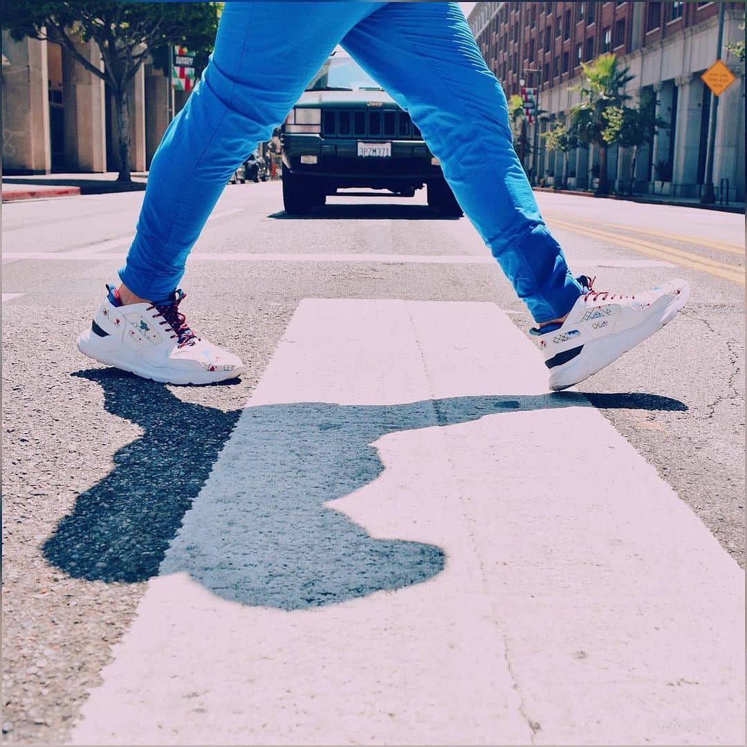 クリエイティブリクリエーションのインスタグラム：「Can’t go wrong with a dope pair of white shoes...The CARRARA in white... 💦🌊❄️ ... 📸: @mdotformayor #WhatIsYourCreativeRecreation #MyCreativeRecreation #CreativeRecreation #Sneakers #Shoes #Fashion #Fashionable #Style #InstaFashion」