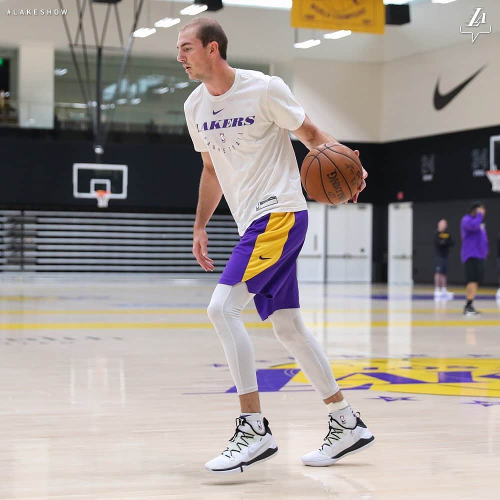 Los Angeles Lakersさんのインスタグラム写真 - (Los Angeles LakersInstagram)「‪We workin’ 🤫 @acfresh21」8月23日 7時39分 - lakers