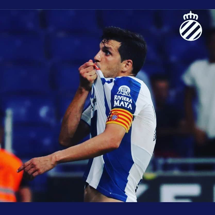 ビクトル・サンチェス・マタのインスタグラム：「Trabajo, trabajo y mas trabajo!  No hay otra receta! 💙@javilopez_16 Gran resultado para la vuelta!!#capitan #rcdespanyol」