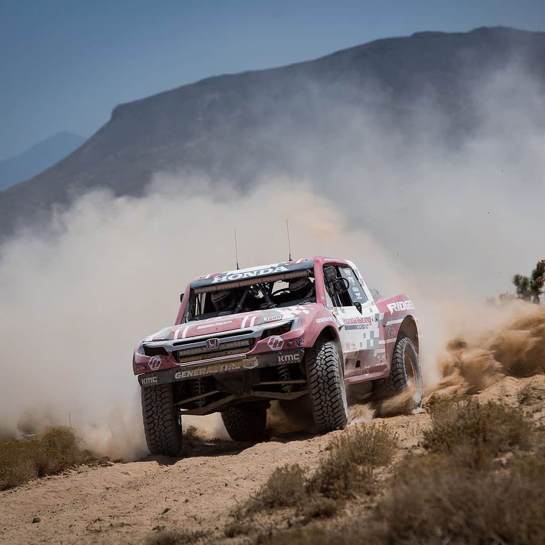 ホンダさんのインスタグラム写真 - (ホンダInstagram)「From off-road ⛰ to on the podium 🏆. Congrats to @proctor_race and the Baja Ridgeline race-truck team for finishing 2nd in the General Tire Casey Folks Vegas to Reno off-road race last weekend!」8月22日 23時00分 - honda