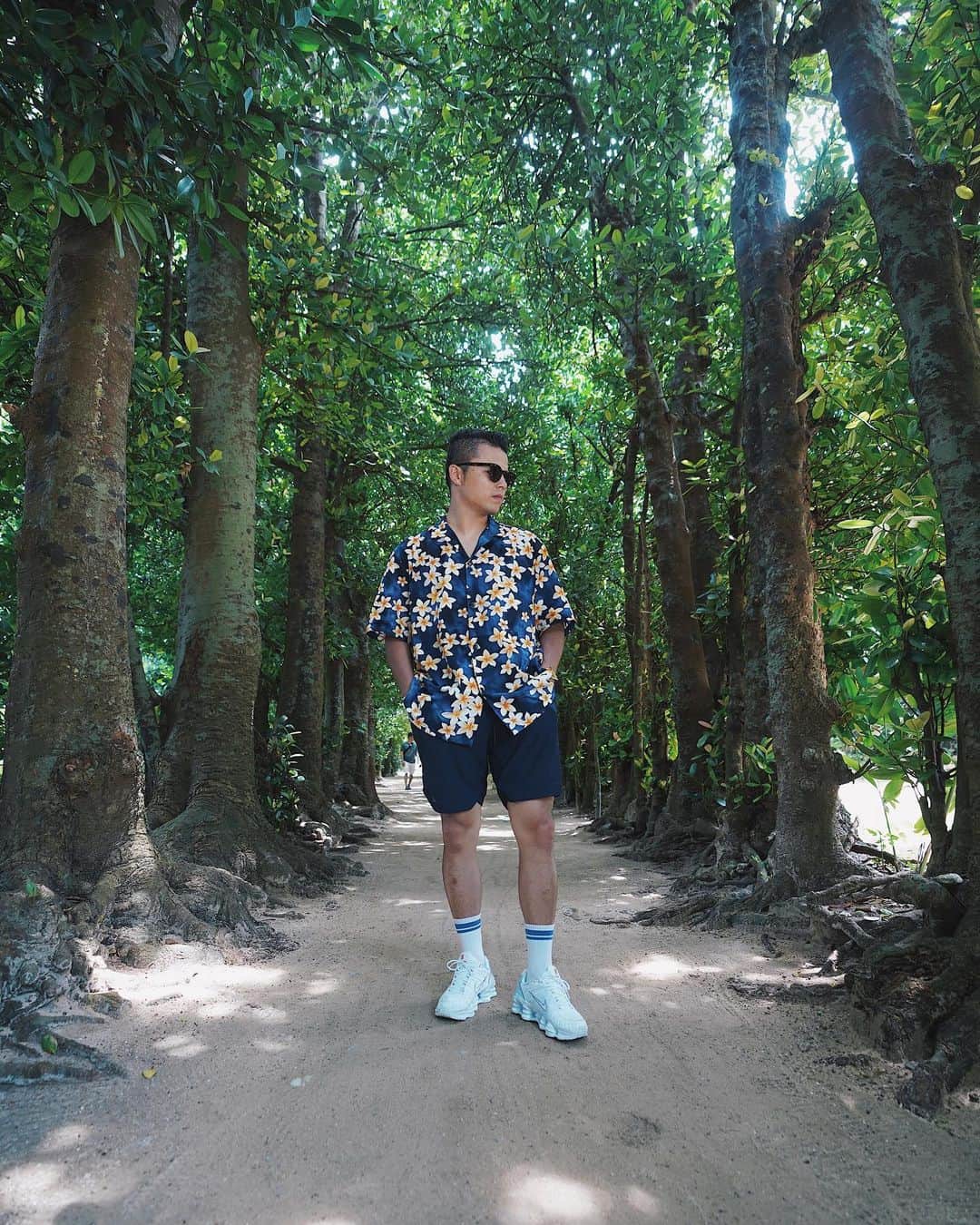 のインスタグラム：「8月の後半は夏の終わりみたいな雰囲気🌴 海の家のタグつけみんなありがとう🤩👏👏👏今年あと1回は逗子海岸行きたい🌊🌊🌊 . #0822」