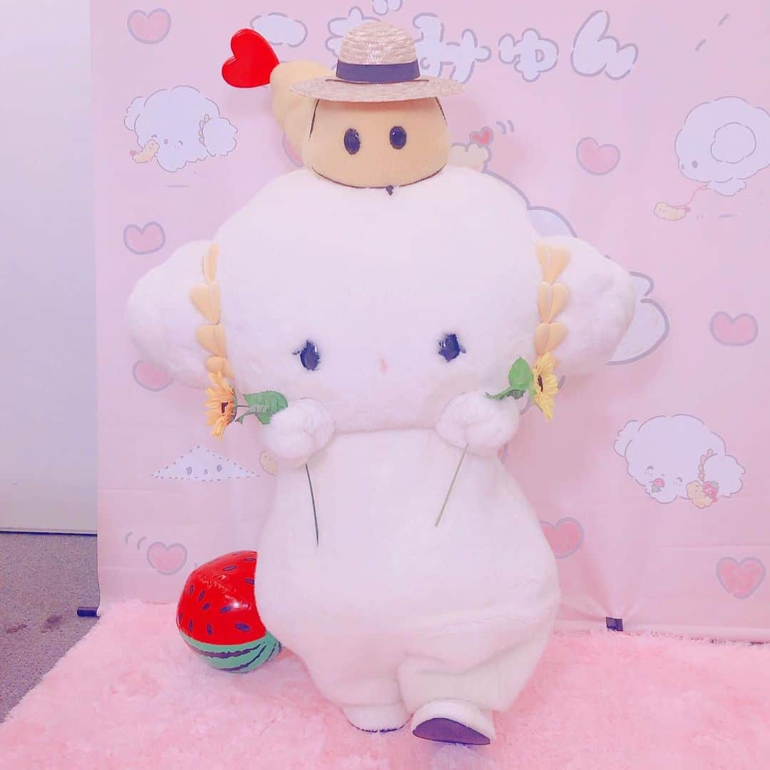 こぎみゅん（サンリオ）さんのインスタグラム写真 - (こぎみゅん（サンリオ）Instagram)「. LINE LIVEをみてくれたみんな、ありがとうみゅん‥♡ 次回は９月５日の20時からだみゅん‥☆ #こぎみゅん #ラインライブ #サンリオ #キャラクター #cogimyun #linelive #sanrio #character #可愛い」8月22日 23時06分 - cogimyun_official