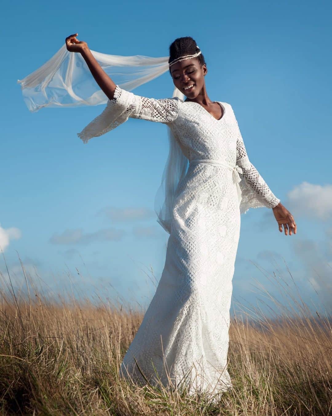 のインスタグラム：「Happy to have few of our veils featured in the recent piece on "wow-worthy" veils on @wedmagazine.  Check out the whole listing! Whole lotta other stunning veils on there as well 😍  Photo & Retouch: @lauraviktualiaphoto Model: @jazzfrenchie Makeup: @rosielindfield91from @stylesisters_uk Hair: @emmamayhairfrom @stylesisters_uk  #weddingdresses #bridaldresses #bridal #alternativewedding #weddings2019 #weddingispiration #weddings #ethicalweddingdress #sustainablewedding #sustainableweddingdress #handmadeweddingdress #ethicalwedding #indiebridelondon #handmadeweddingdress #festivalbride #barnwedding #citywedding #bohemianwedding #bohemianweddingdress #bohoweddingdress #bohowedding #laidbackwedding #diywedding #londonwedding #ukwedding #rusticwedding #farmwedding #summerwedding #bridalveils #veilvibes」
