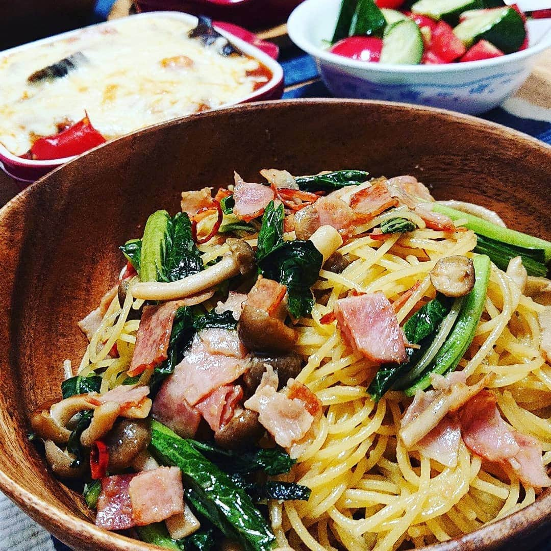 秦まりなさんのインスタグラム写真 - (秦まりなInstagram)「久々のまりな飯。 今日は洋食な気分だったので、 ・かにみそバーニャカウダのペペロンチーノ(先週テレポート山陰のおみやげ特集でも紹介した絶品調味料です！✨) ・ナスとトマトのミートグラタン ・トマトとキュウリのマリネ の３品でした！ . . . #まりな飯 #おうちごはん #おうちごはんlover #晩ごはん #晩ごはん記録 #夜ごはん #夜ごはん記録 #料理 #料理記録 #料理好きな人と繋がりたい #パスタ #ペペロンチーノ #かにみそバーニャカウダ #グラタン  #ミートグラタン #マリネ #今日の献立 #アナウンサー#announcer」8月22日 23時21分 - marina.hata