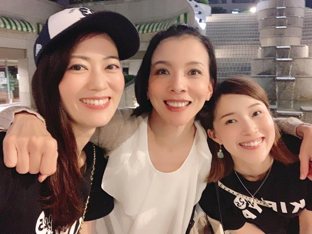 彩星りおんのインスタグラム：「きりさんにご飯連れて行ってもらった〜🙌🏻😍﻿ ﻿ 私は昔から舞台人・霧矢大夢さんを心から尊敬して慕っておりますが、今日お話して改めて、きりさんのお人柄、人間性に惚れ直しました。﻿ きりさんのトップの月組に居られて幸せだったな、としみじみ実感🌛﻿ ﻿ 明後日からのディナーショーが本当に楽しみです✨﻿ ゆうきと共にきりさんの25周年のお祝いを盛り上げられるよう、精一杯努めさせていただきます！！﻿ ﻿ まずは第一ホテルでお待ちしております💓﻿ ﻿ #霧矢大夢 さん﻿ #中原由貴﻿ #彩星りおん﻿ ﻿ ﻿ ﻿ ﻿ ﻿ ﻿」