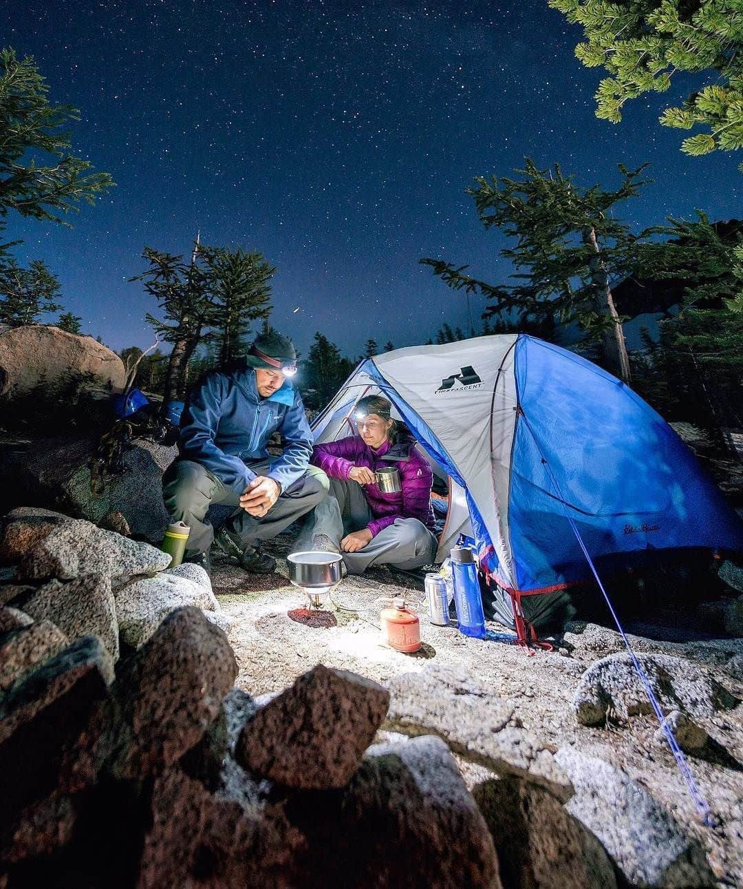 エディー・バウアーさんのインスタグラム写真 - (エディー・バウアーInstagram)「We go backcountry camping for all kinds of reasons: tranquility, adventure, solitude, views. Food; an important element to any camping experience, tends to be left off that list. With a little culinary creativity, we believe you can be eating good in the woods. 🏕️⁣ ⁣ We want to see all your favorite ‘camping fare’. Tag us for a chance to be featured. ⁣ ⁣ 📷: @nickrlake」8月22日 23時30分 - eddiebauer