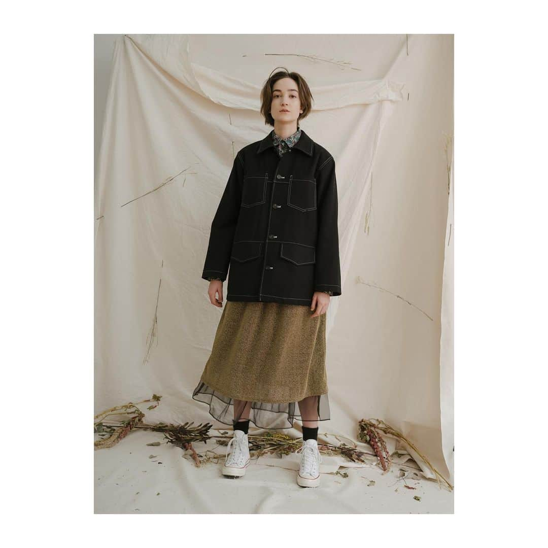 サワ タカイさんのインスタグラム写真 - (サワ タカイInstagram)「Fall / Winter 2019 Panel Work Jacket in Black Cotton Flannel Yoke Shirt in Floral Cotton Shirting Sparkle Skirt in Gold  #sawatakai #1918centenary #fall2019」8月22日 23時35分 - sawatakai_official