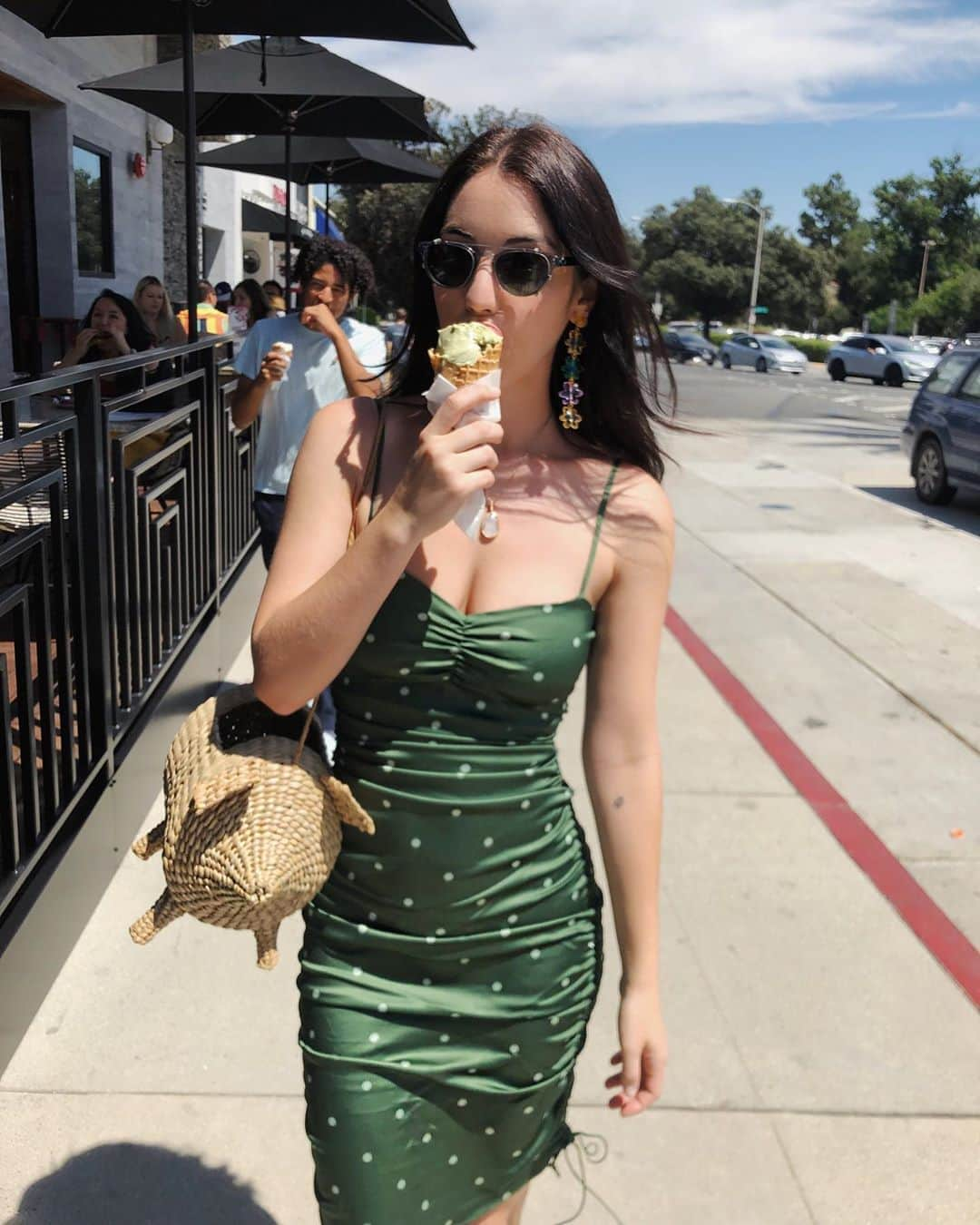 アデレード・ケインさんのインスタグラム写真 - (アデレード・ケインInstagram)「Hot girl summer 🍦」8月23日 0時24分 - adelaidekane