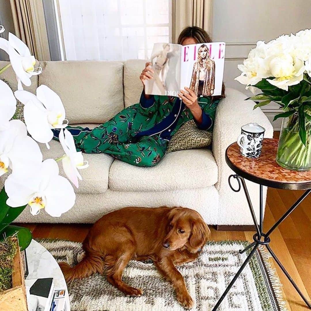 デレク ラムのインスタグラム：「It’s almost weekend! Taking a cue from @ninagarcia and getting comfy in the Derek Lam 10Crosby floral silk pajama set. Thank you Nina for this amazing picture. And my what a good looking pup at your feet! @ninagarcia @elleusa #pajamas #pajamadressing #pajamaparty」