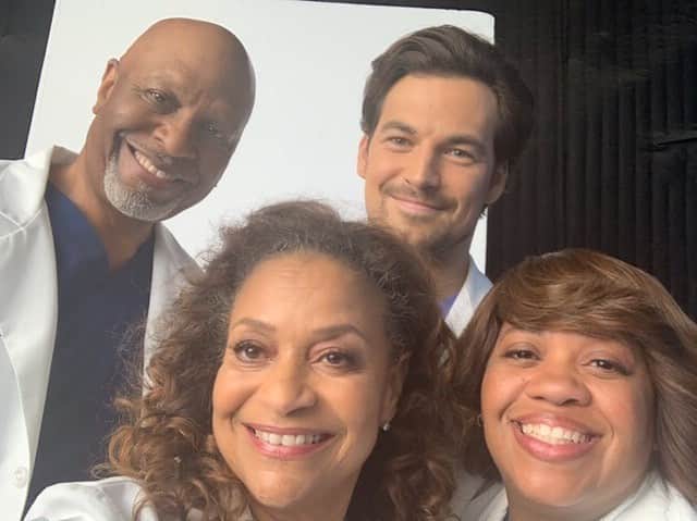 Grey's Anatomyさんのインスタグラム写真 - (Grey's AnatomyInstagram)「We don't know who still needs to hear this but #GreysAnatomy production is in full swing! | 📷 @therealdebbieallen & @giacomo_gianniotti」8月23日 1時00分 - greysabc