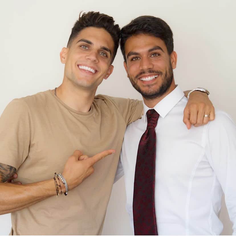 マルク・バルトラのインスタグラム：「My twin & my best friend. ✌🏼🤩 #TBT @ericbartra」