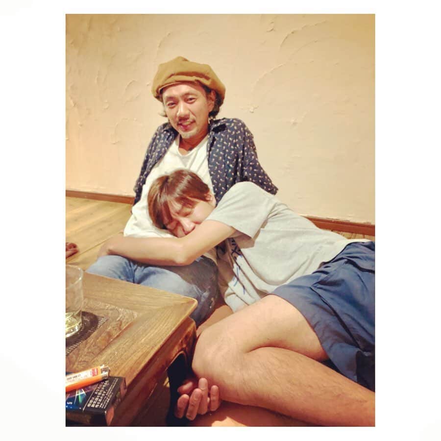 Caravanさんのインスタグラム写真 - (CaravanInstagram)「いつか何も感じなくなって  動けなくなるまで  あと何回笑って何回泣けるかな。  過ぎゆく夏の日々の光。  2019年8月。」8月23日 1時33分 - caravan_harvest