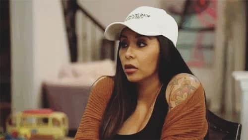 ニコール・ ポリッツィのインスタグラム：「You can finally see what jenni has been going through on tonight’s episode of @jerseyshore 🖤 tonight at 8 🔥 #JsFamilyVacation」