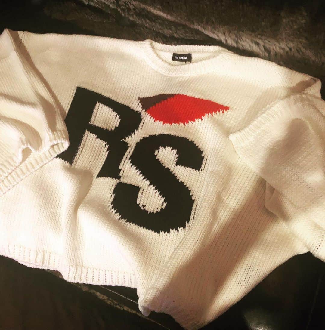 のインスタグラム：「ラフシモンズ🐾 オーバーサイズセーター #rafsimons #ラフシモンズ #セーター #ユーレルム」