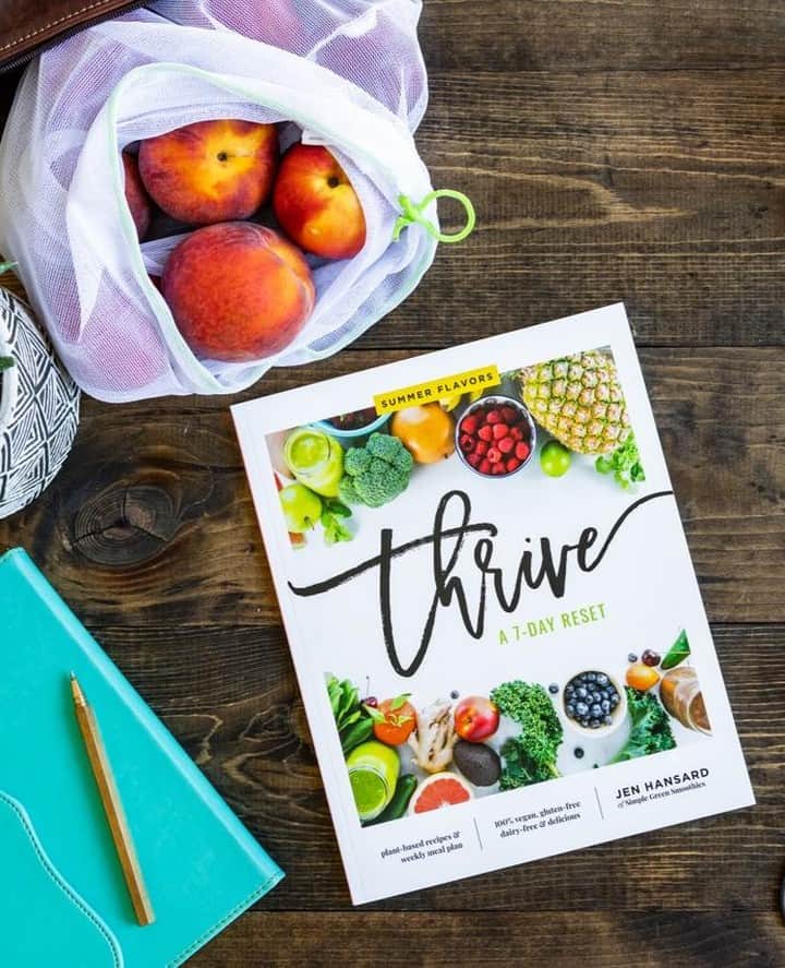 Simple Green Smoothiesさんのインスタグラム写真 - (Simple Green SmoothiesInstagram)「DEAL ALERT! 🍃Get 25% off our Thrive Summer Reset with promo code "SURPRISE", today only (8/22)!!⁠ ⁠ What's Thrive Summer?⁠ ⁠ Thrive Reset is the road map for embracing a plant-based diet that you enjoy. With our 7-day cleanse, we'll teach you how to incorporate green smoothies, plant-based meals, whole foods, healing tonics and snacks into your busy days. You'll also boost your energy levels, heal your skin + lose weight effortlessly (if needed). Your body will transform before your eyes just by eating more plants.⁠ ⁠ Yet that’s just the beginning of your wellness journey!⁠ ⁠ In just 7 days, say adios to viscous sugar & caffeine addictions and hello to nourishing & energizing foods that fuel your body. Your kitchen will become your farmacy —  healing your body from the inside out. ⁠ ⁠ #thrivesummer #thrivesummerreset #plantbased #cleanse #vegan #simplegreensmoothies #rawkstar #deal #dealalert」8月23日 2時09分 - simplegreensmoothies