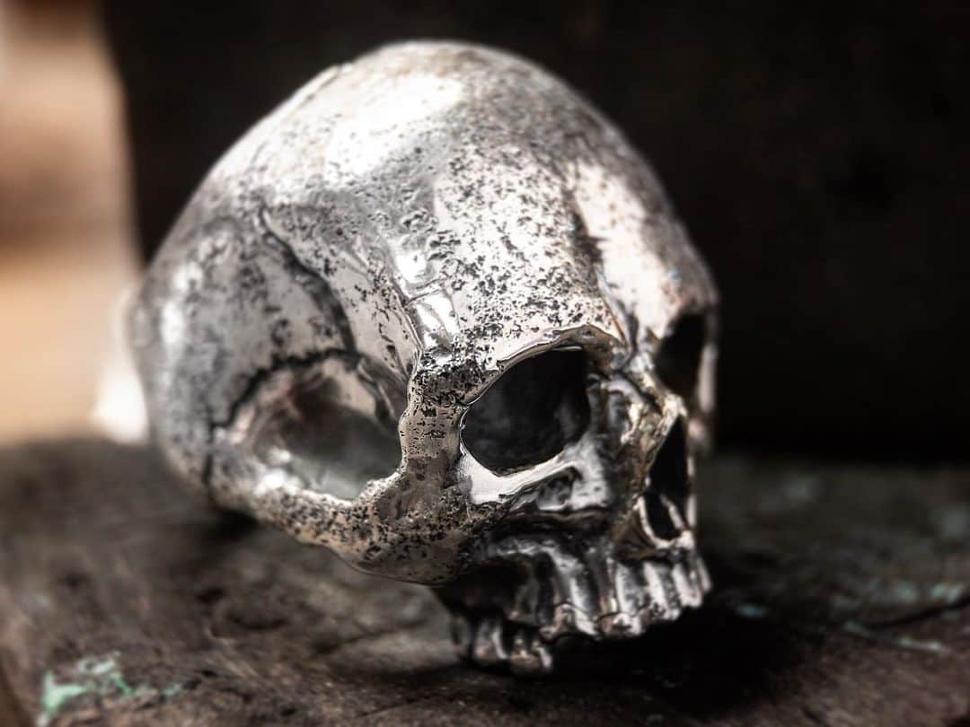 クレイジーピッグさんのインスタグラム写真 - (クレイジーピッグInstagram)「Ossuary XX #solidsilverskull #gothic #skulls #skullfashion #bones #solidsilver #silverskulls」8月23日 2時01分 - crazypigdesignslondon
