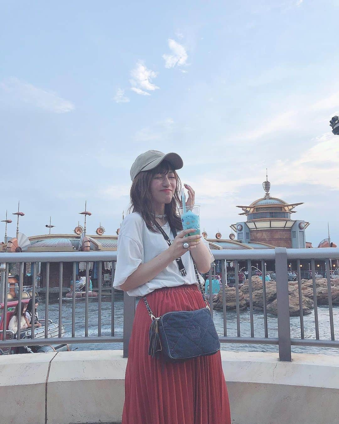 三浦菜々子さんのインスタグラム写真 - (三浦菜々子Instagram)「幸せそう。  #tokyodisneysea #tokyodisneyresort」8月23日 2時15分 - miura_nanako