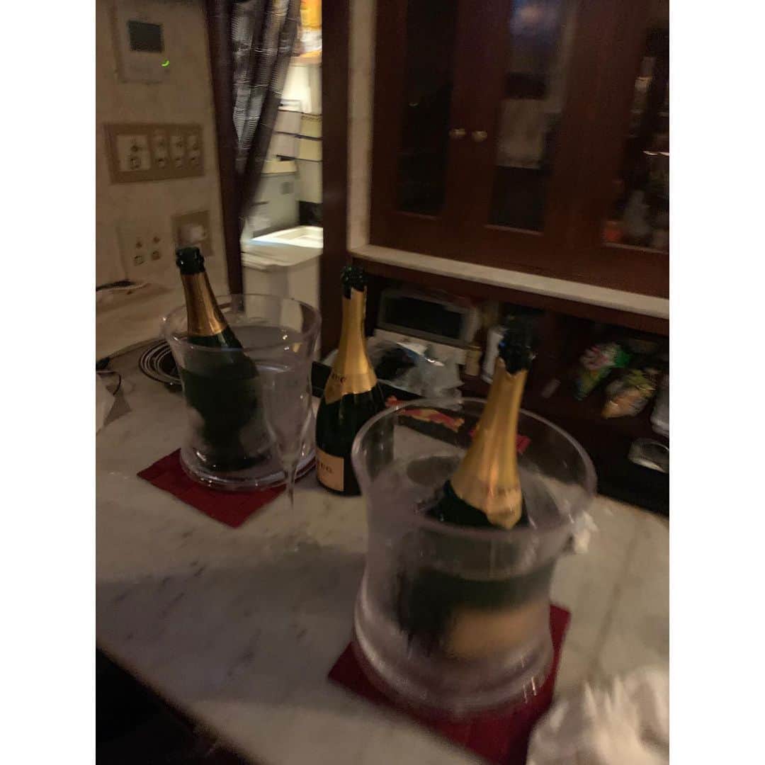 立花陽香さんのインスタグラム写真 - (立花陽香Instagram)「#happybirthday タイマイ🙋🏻‍♂️#銀座 #ROMEO お祝いしよう✨✨（美味しいシャンパンで）」8月23日 2時27分 - haruka_4