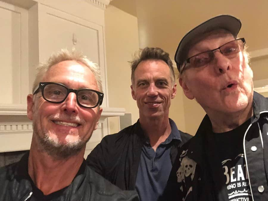 パール・ジャムさんのインスタグラム写真 - (パール・ジャムInstagram)「Nothing better than playing music with your friends. #Legends #Surrender」8月23日 2時32分 - pearljam