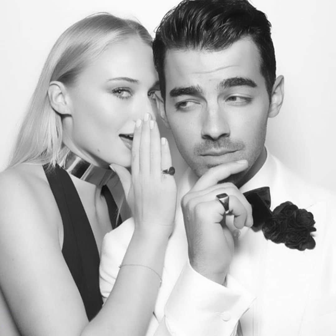 デビッドヤーマンのインスタグラム：「Last weekend, @joejonas rang in his 30th birthday wearing our Petrvs® pinky with black onyx. #DavidYurman」