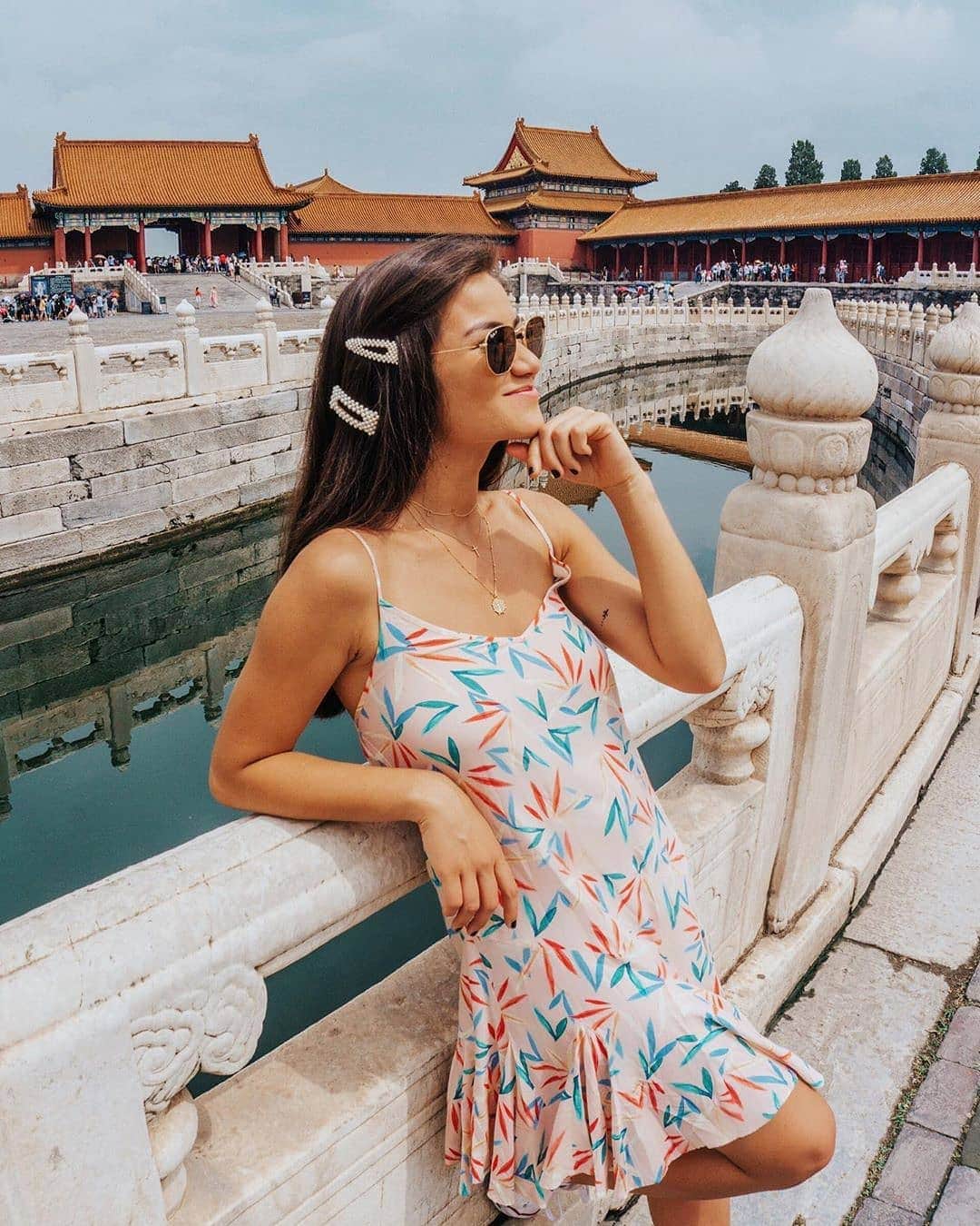 のインスタグラム：「Holding onto to Summer for as long as possible.  @cailaquinn in the Destination Dress.  #ykmyway #SummerDresses #vacationready #YumiKim」