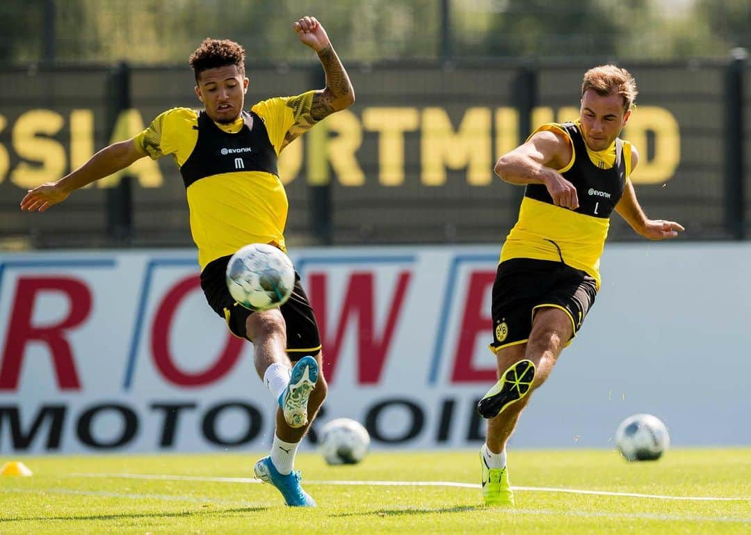 マリオ・ゲッツェさんのインスタグラム写真 - (マリオ・ゲッツェInstagram)「Got this move from @arjenrobben 😅」8月23日 3時13分 - mariogotze