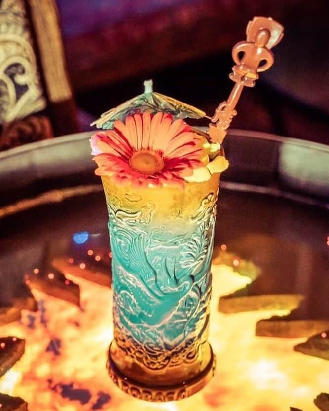 The Venetian Las Vegasさんのインスタグラム写真 - (The Venetian Las VegasInstagram)「🍹🍍🍹TONIGHT🍹🍍🍹 Local favorite @GoldenTiki takes over @TheDorsey_LV as we continue our Thursday night rebellion. Join us as guest bartender Adam Rains brings nostalgic tiki classics to The Strip. #tiki #tonight #thirstythursday #Vegas #nightliferebellion #DorseySessions」8月23日 4時33分 - venetianvegas